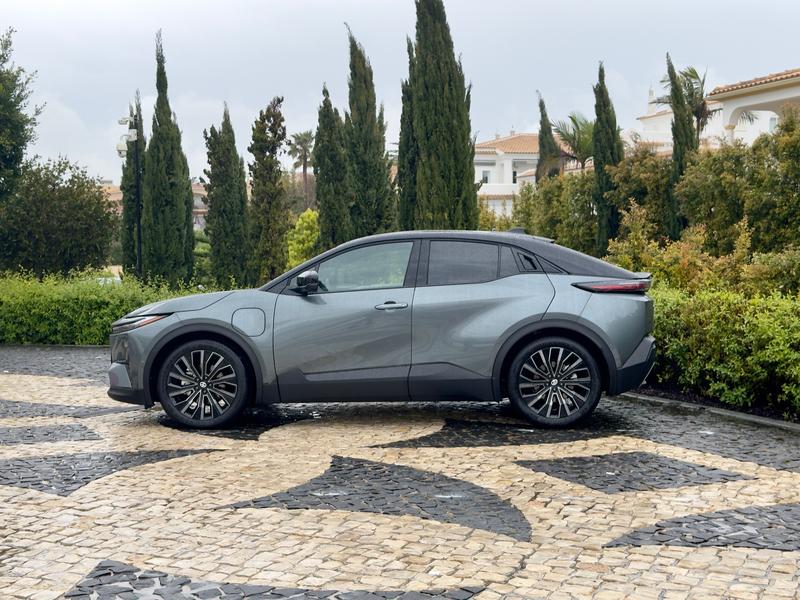 Toyota C-HR +