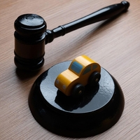 Okoljevarstveniki s tožbo nad dva avtomobilska giganta. To je sedaj odločilo sodišče