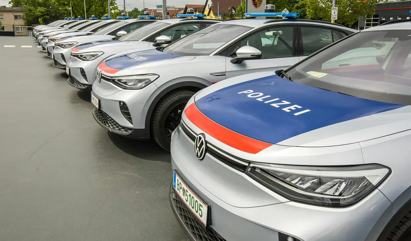 Policisti pri severnih sosedih se (že) odrekajo električnim avtomobilom