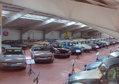Muzejski raj zanesenjaka, ki ima več kot 120 Citroenovih avtomobilov