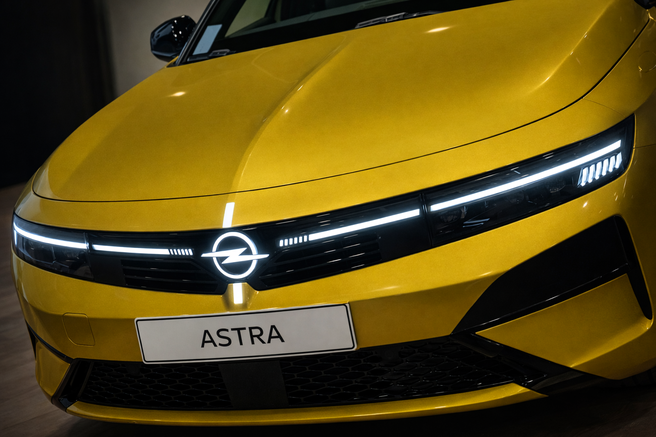 Vozili smo: (prenovljena) Opel Astra – Ostrejši (in svetlejši) pogled ter srčna kirurgija