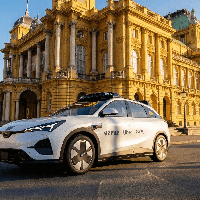 Le streljaj od slovenske meje so na ceste zapeljala vozila brez voznikov!