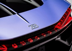 Pregrešno dragega hiperšportnika si lasti tudi Luka Dončić, a temu ne seže niti do kolen