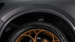 
                                                         Alfa Romeo Bespoke Stelvio Giulia