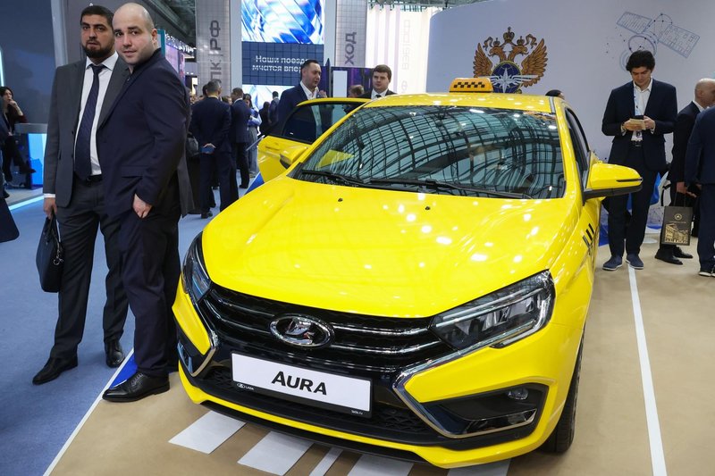 V Rusiji lahko vozijo samo še taksiji, ki so vsaj delno izdelani doma