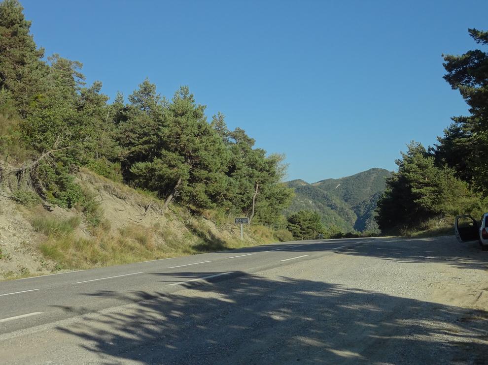 Route Napoléon (Francija) - Zgodovinska cesta, ki povezuje Alpe in Azurno obalo. Kombinacija hitrih odsekov, tehničnih ovinkov in raznolikih pokrajin …