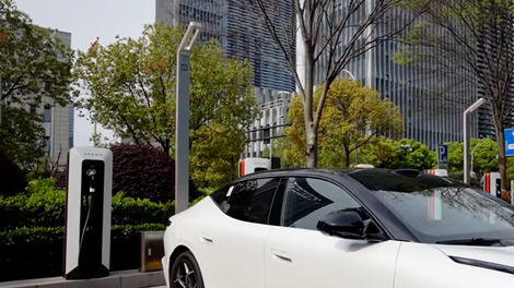 Kitajska vojna pri ultra hitrem polnjenju se zaostruje. Na vrhu je sedaj nova znamka - ampak ... (VIDEO)