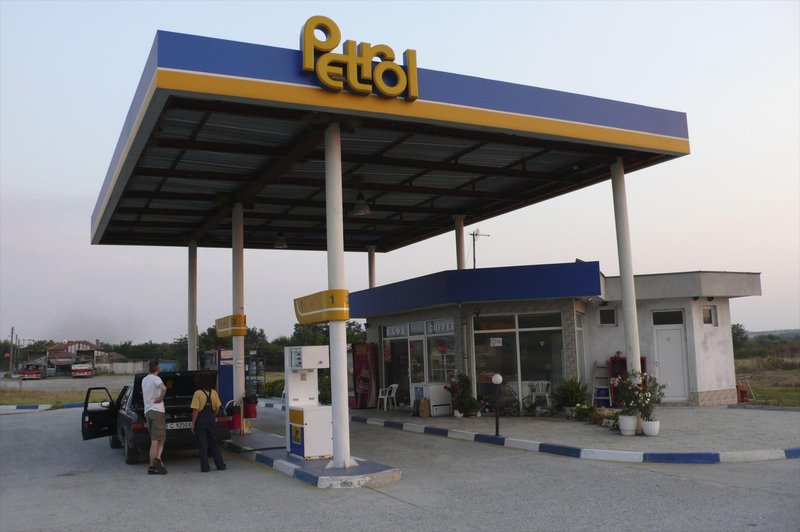 Po tej državi bi se zaradi visokih cen goriva lahko zgledovala vsa Evropska unija