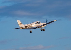 Med letom mu je na letalu odpovedal motor. Kar je storil pilot pa je šokiralo in hkrati navdušilo vse (VIDEO)