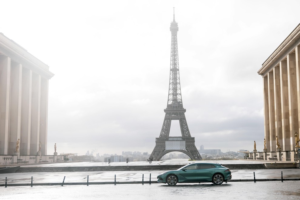 Denza povečuje gnečo med kitajskimi prestižnimi znamkami v Evropi