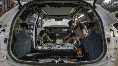 Agresivno kitajsko kadrovanje v Evropi - to so znamke, ki so jim speljali strokovnjake