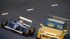 
                                                         Družinski enoprostorec med genialno uporabnostjo in dirkaško norostjo