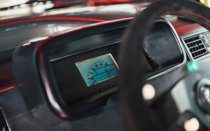 Družinski enoprostorec med genialno uporabnostjo in dirkaško norostjo