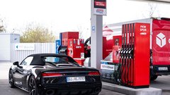 
                                                         Evropa na tanki črti med obvladovanjem cen goriv in delujočega trga