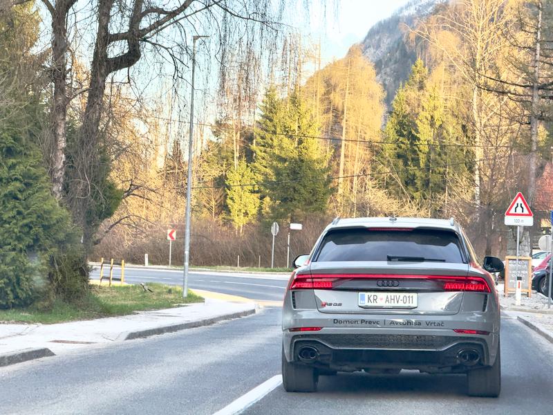 Domen Prevc ima novo brutalno zver. To je avto, za volanom katerega je bil opažen slovenski skakalni as (FOTO)