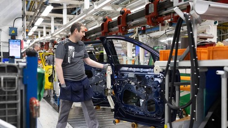 Še eden od velikanov se je odločil pošteno skrčiti razvojni kader. Toliko inženirjev bodo odpustili pri francoski znamki