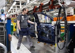 Še eden od velikanov se je odločil pošteno skrčiti razvojni kader. Toliko inženirjev bodo odpustili pri francoski znamki