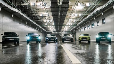 Megla in dež: kako (ne) delujejo asistenčni sistemi v nekaterih avtomobilih?