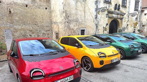 Novo v Sloveniji: Renault Twingo E-Tech – Prišel je z visokim ciljem