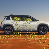 Katra gre na tenis. Renault pripravlja posebno različico nove "štirice"