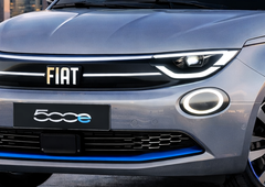 Najprej nekaj lišpanja nato pa temeljit kozmetično tehnični poseg za Fiatovega malčka