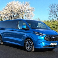 Test: Ford E-Tourneo Custom L2H1 - Bo našel svoj prostor pod soncem?