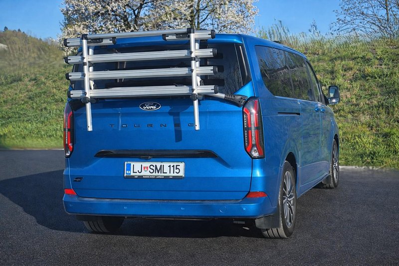 Test: Ford E-Tourneo Custom L2H1 - Bo našel svoj prostor pod soncem?