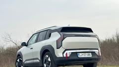 
                                                         Kia EV3 Sky