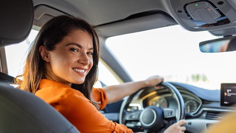 Rabljeni električni avtomobili v vzponu: kaj mora vedeti kupec