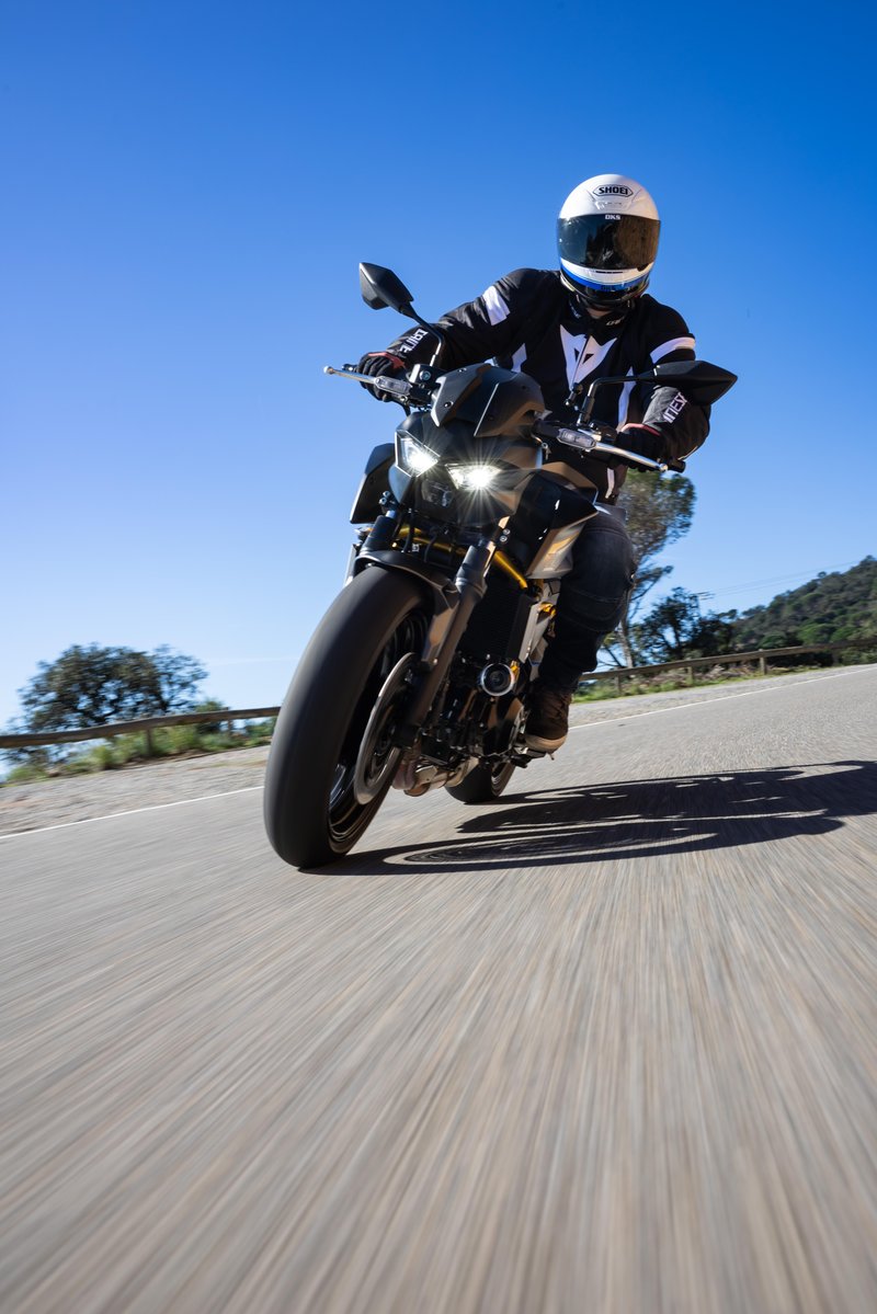 Ta boljši od dvojčkov - test Kawasaki Z650S (2026)