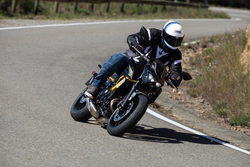 Ta boljši od dvojčkov - test Kawasaki Z650S (2026)