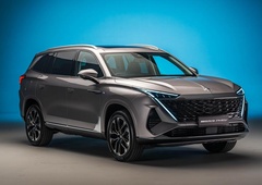 MG S9: pet metrov, sedem potnikov in pomoč elektrike