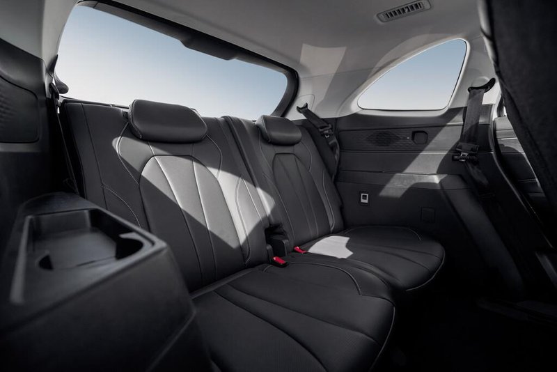 MG S9: pet metrov, sedem potnikov in pomoč elektrike