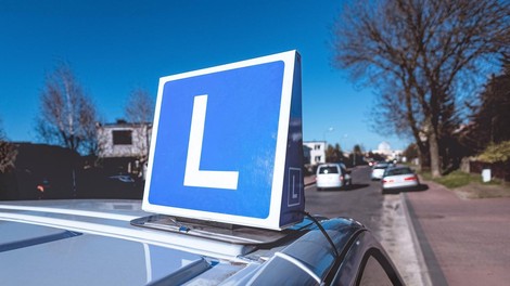 avtosola ucitelji kandidati izkusnje groza neprimerno razkritje obtozbe