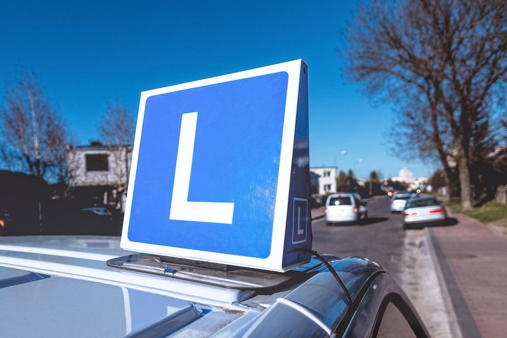 avtosola ucitelji kandidati izkusnje groza neprimerno razkritje obtozbe