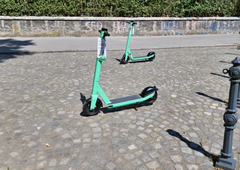 Zaradi električnih skirojev jim je počil film: v tem mestu imajo vsega dovolj, odločitev odmeva po vsem svetu