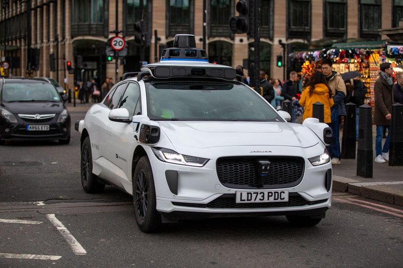 samovozeci avtomobil tezave promet tehnologija zaplet strokovnjaki raziskave