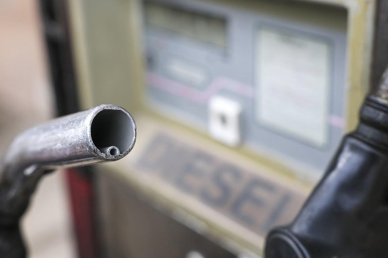 rocka pistola gorivo luknjica kanal razlog zanimivost gorivo pumpa