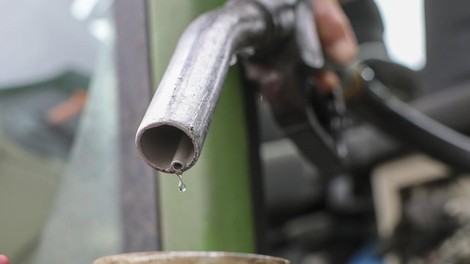 rocka pistola gorivo luknjica kanal razlog zanimivost gorivo pumpa