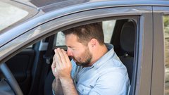 Lepo spomladansko vreme za vožnjo prinaša tudi neprijetnosti – to je ena izmed njih