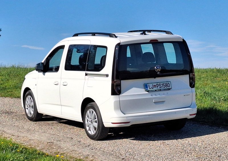 Test: Volkswagen Caddy Life 1.6 DSG eHybrid - Multipraktik z dvojnim srcem