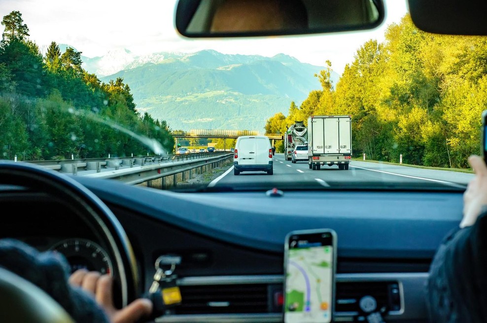 Evropska unija uvaja nova pravila: na cesti bo za del voznikov od 1. julija dalje marsikaj povsem drugače (foto: Profimedia)