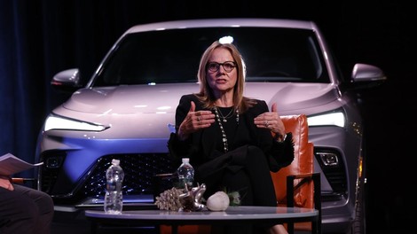 mary barra avto general motors denar zasluzek placa