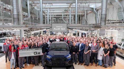 Pri štirih krogih dvojno slovo in napovedi novincev električne dobe