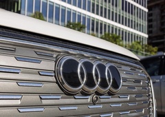 Napaka resna, težava je lahko kritična: Audi napovedal odpoklic skoraj 20.000 električnih vozil!