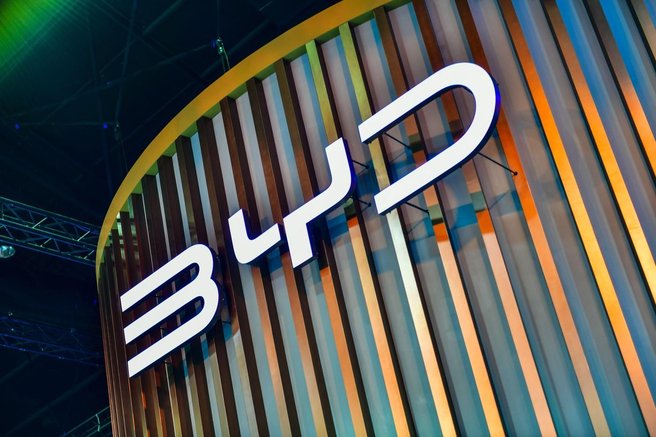 byd kitajska gospodarstvo denar padec upad zasluzek vozila elektrika sporocilo