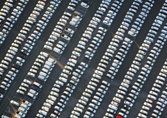 Kitajci na parkiriščih kopičijo leto, dve stara vozila: to so prava pokopališča avtomobilov, za katerimi se skriva takšna resnica