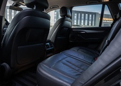 V tem slovenskem podjetju krojili usnje za avtomobilsko industrijo in doživeli šok: lastnik je odpustil vse delavce!