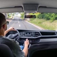 Na ceste prihaja čisto pravi Big Brother: EU brez milosti, od julija bo moralo biti v vseh novih avtomobilih tudi tole