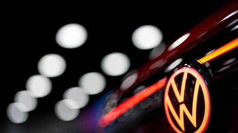 volkswagen nemcija denar logo gospodarstvo kriza dobicek evri porocilo